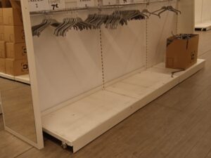 Lot de 3 gondoles doubles sur roulettes + 2 TG dont 1 Miroir