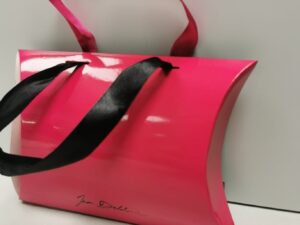 Lot de 50 boîtes cadeaux noir/rose 16×11 cm