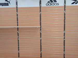 Lot de 23 panneaux rainurés avec fixation échelles