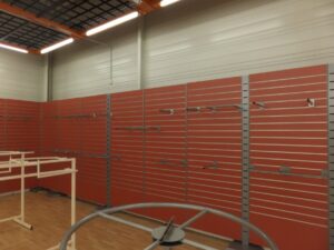 Lot de 7 panneaux muraux rainurés auto portés