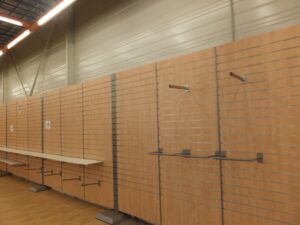 Lot de 7 panneaux muraux rainurés auto portés