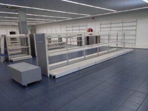 Lot de 2 gondoles centrales blanches sur roulettes – H156xL240cm