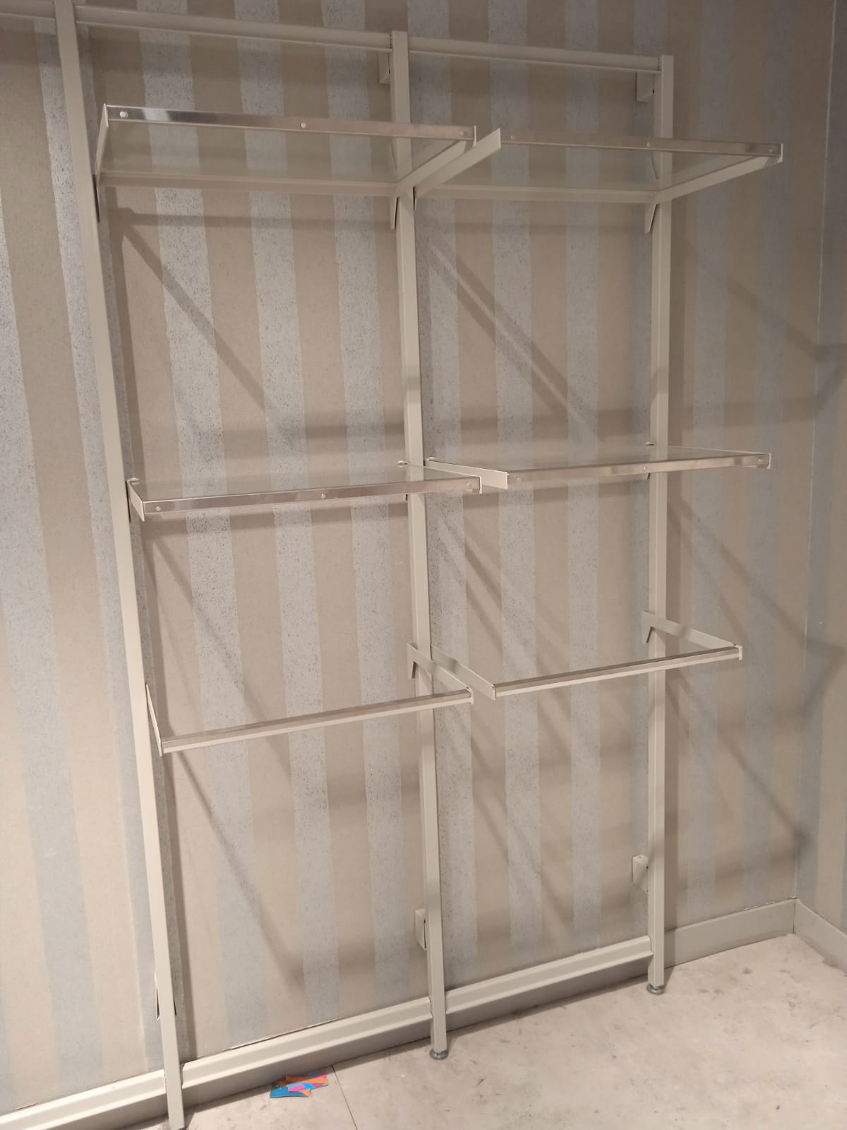 Lot de 2 structures murales avec accessoires – L1,2 m (60 x 220 cm)