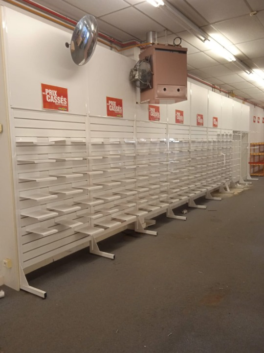Lot de 7 panneaux rainurés auto portants