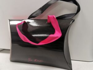 Lot de 50 boîtes cadeaux noir/rose 16×11 cm