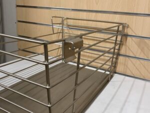 Panier coloré métallique pour barre de charge
