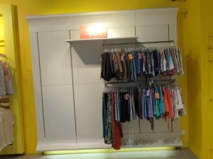 Lot de 4 panneaux muraux blancs lg 240 cm