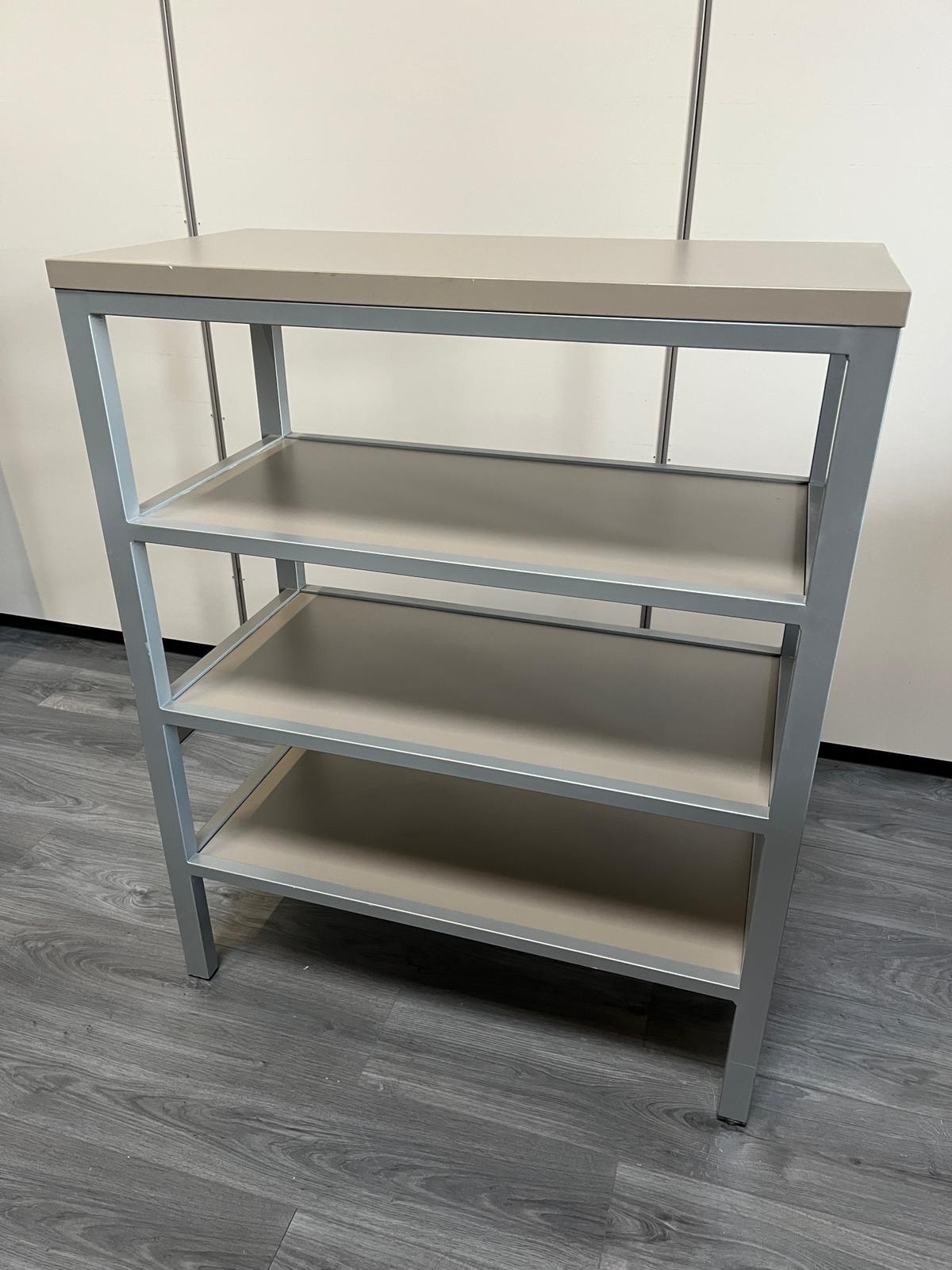 Table de présentation 4 niveaux gris taupe – L90,5 x l45,5 x H112 cm