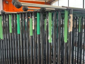 Portant de stockage noir sur roulettes – L130 x H168 x P53 cm