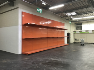 Lot de 7 gondoles métalliques oranges soit 9,31 ml