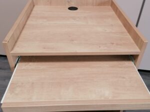 Comptoir banque d’accueil en bois clair – H105 x L60 x P60 cm