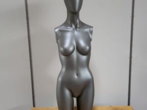 Mannequin buste demi-cuisse femme gris