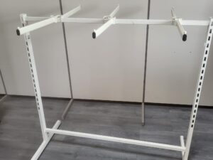 Portant à vêtements avec 6 bras droits – métal blanc – L145 cm