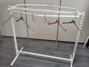 Portant à vêtements avec 2 barres penderies – métal blanc – L145 cm