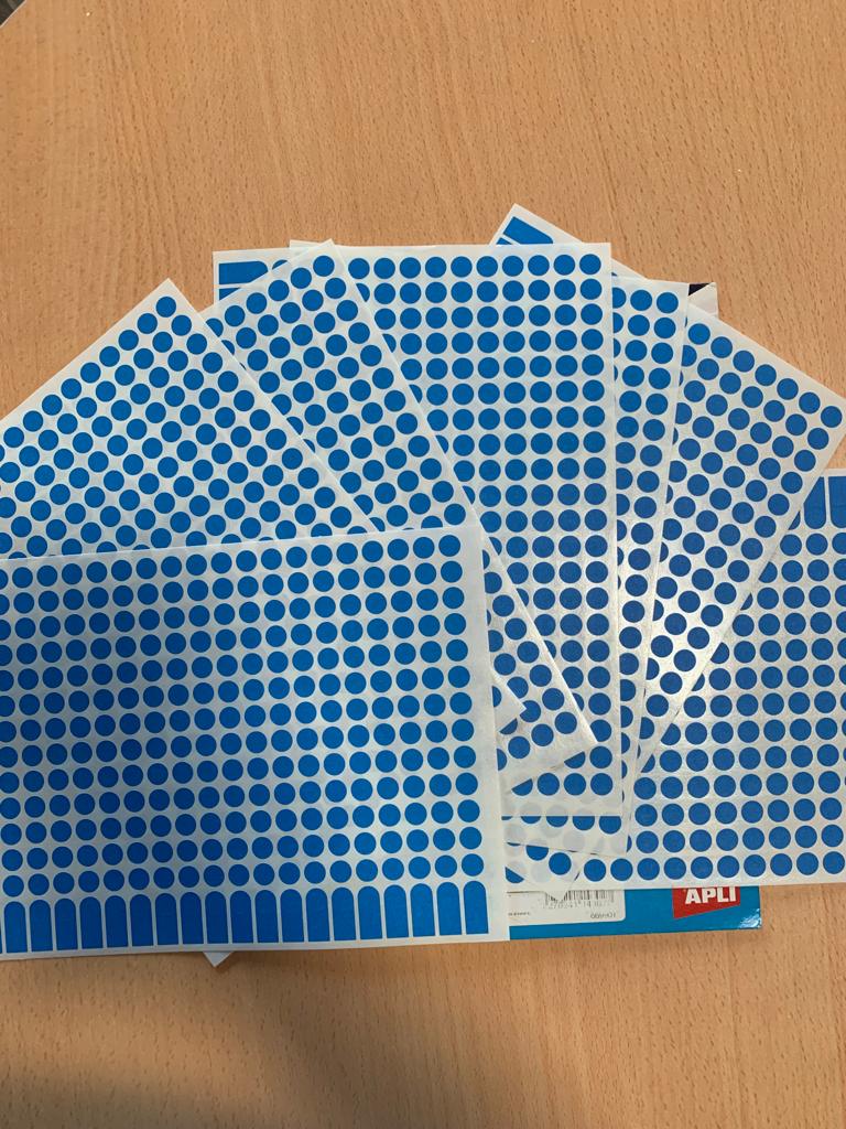 Gommettes bleues adhésives