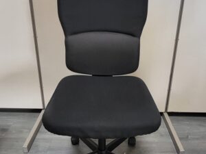 Chaise de bureau noire Steelcase réglable en hauteur – L47 cm