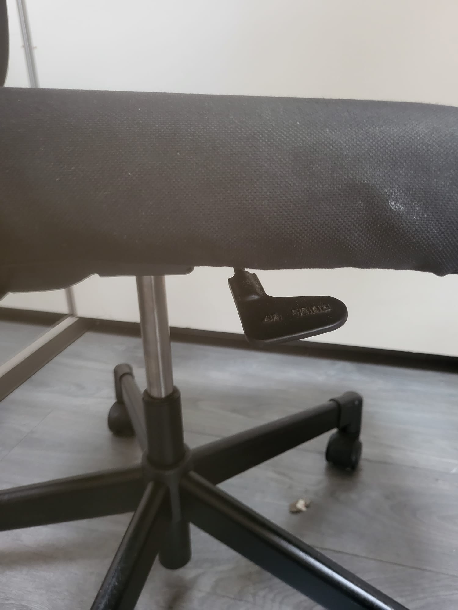 Chaise de bureau noire Steelcase réglable en hauteur – L47 cm – Image 7