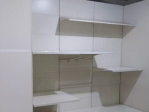 Lot de 3 gondoles simples métalliques avec tablettes