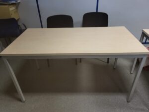 Table multi-usages L 140 cm