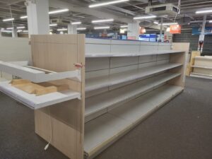 Lot de 4 gondoles centrales grises + 2 TG en bois ± 8 ml