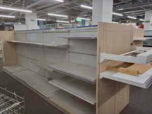 Lot de 4 gondoles centrales grises + 2 TG en bois ± 8 ml