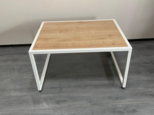 Table basse bois et métal blanc – 95 x 95 x H53 cm