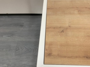Table basse bois et métal blanc – 95 x 95 x H53 cm