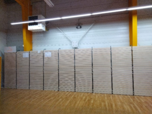 Lot de 8 éléments muraux rainurés sur échelles