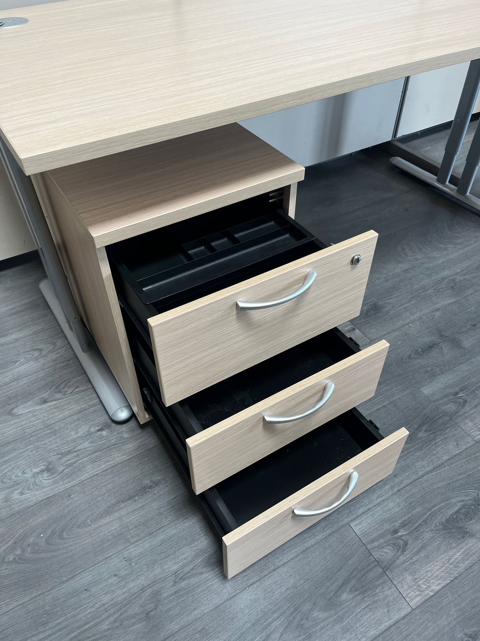 Bureau droit + caisson bois L 160 cm – Image 4