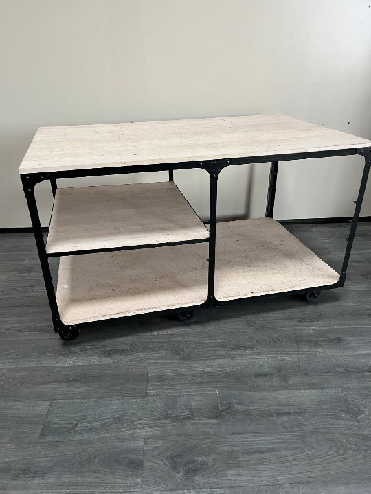 Table sur roulettes L 151 cm