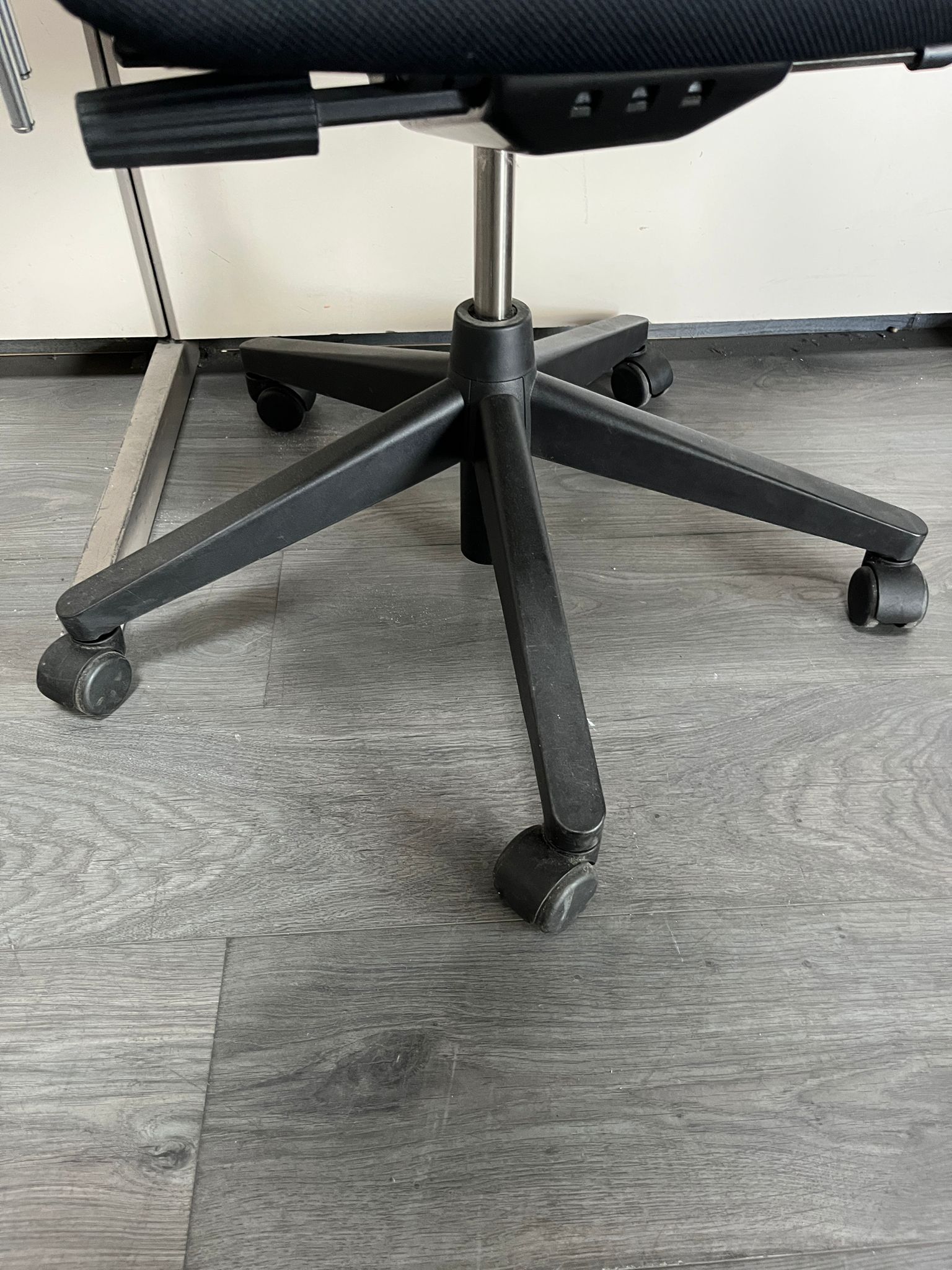 Chaise de bureau réglable – Image 5