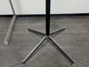 Porte-manteaux métallique noir et gris – H190 cm
