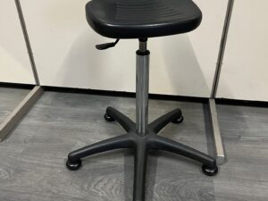 Siège de caisse noir réglable – Ø60 x H76/88 cm
