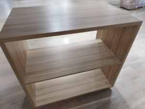 Meuble de présentation en bois – H122 × L134 cm