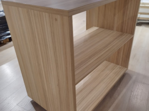 Meuble de présentation en bois – H122 × L134 cm