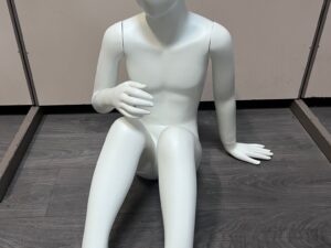 Mannequin enfant assis 6 ans