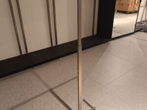 Portant à vêtements professionnel – Gris – Hauteur réglable L72cm