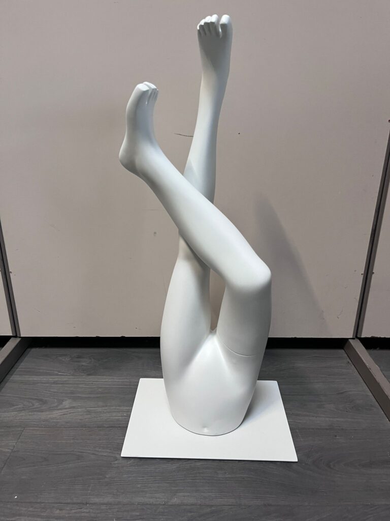 Jambes de mannequin enfant 6 ans en fibre de verre blanc – H52 cm