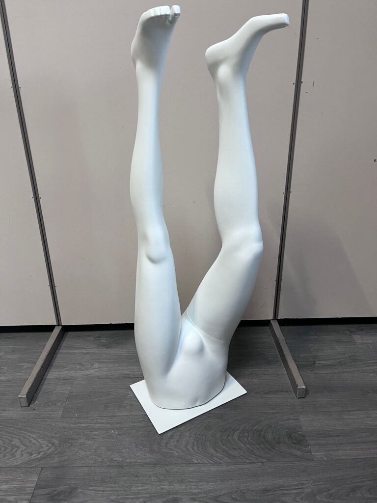 Jambes de mannequin homme en fibre de verre blanc – H123 cm