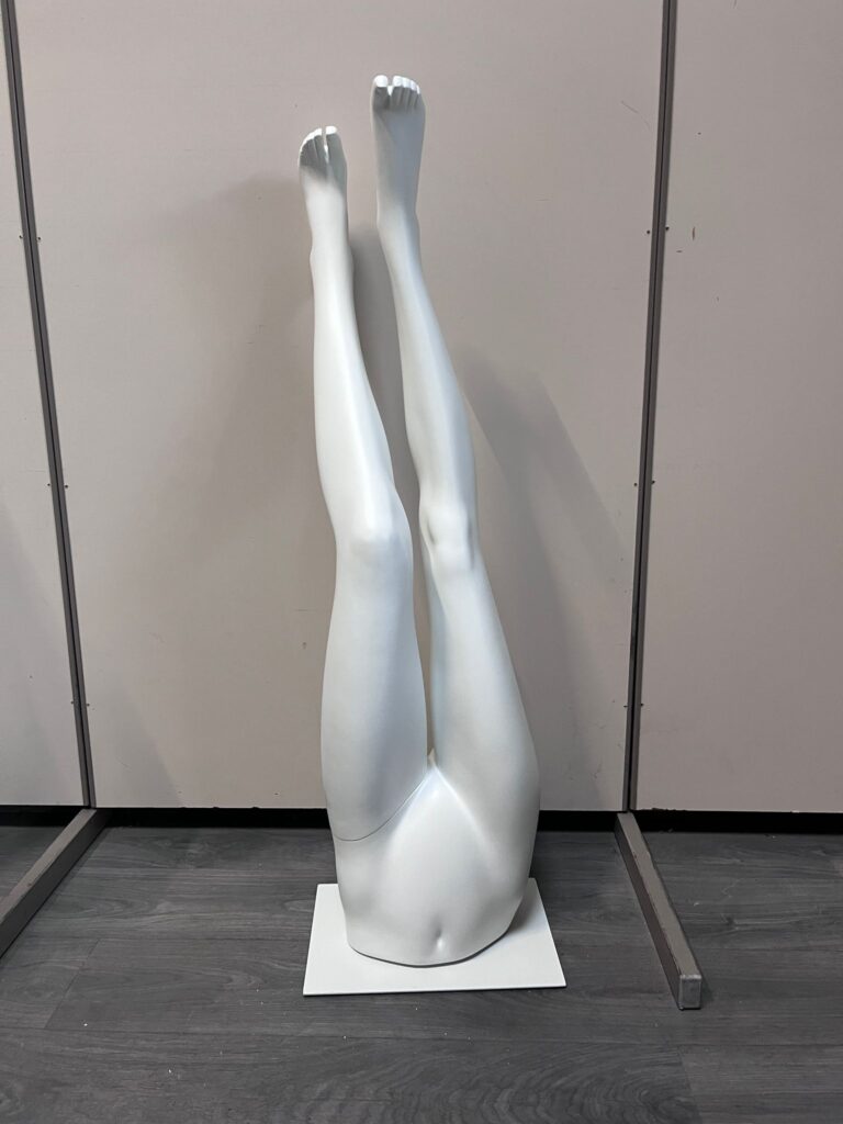 Jambes de mannequin femme en fibre de verre blanc – H120 cm