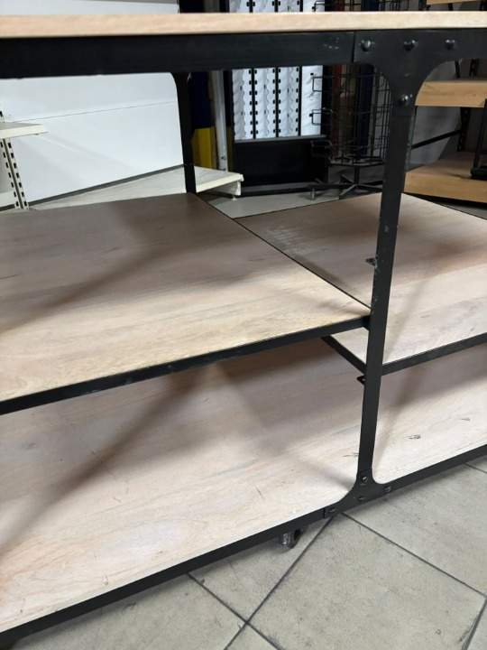 Table multi-usages sur roulettes – Métal et bois – Noir / bois – L151 x P91 x H89 cm
