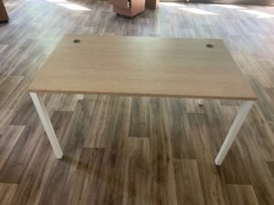 Bureau droit L 140 cm