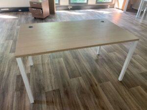 Bureau droit L 140 cm
