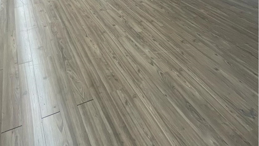 PRO - Parquet stratifié 15 x 120 cm