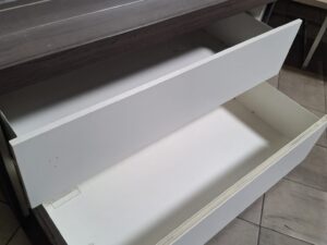 Meuble de présentation sur roulettes – 5 niveaux – L125 x P62,5 x H131,5 cm