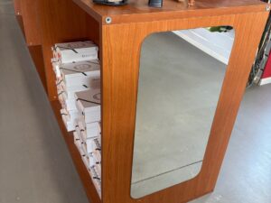 Meuble central L 130 x 116 cm
