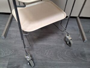 Chariot Porte-Plateaux sur Roulettes
