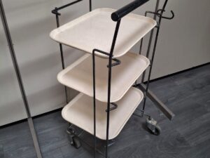 Chariot Porte-Plateaux sur Roulettes