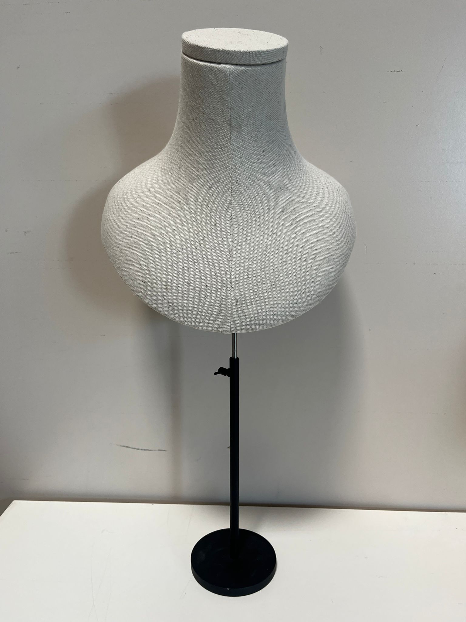 Buste mannequin présentoir pour bijoux réglable – Image 5