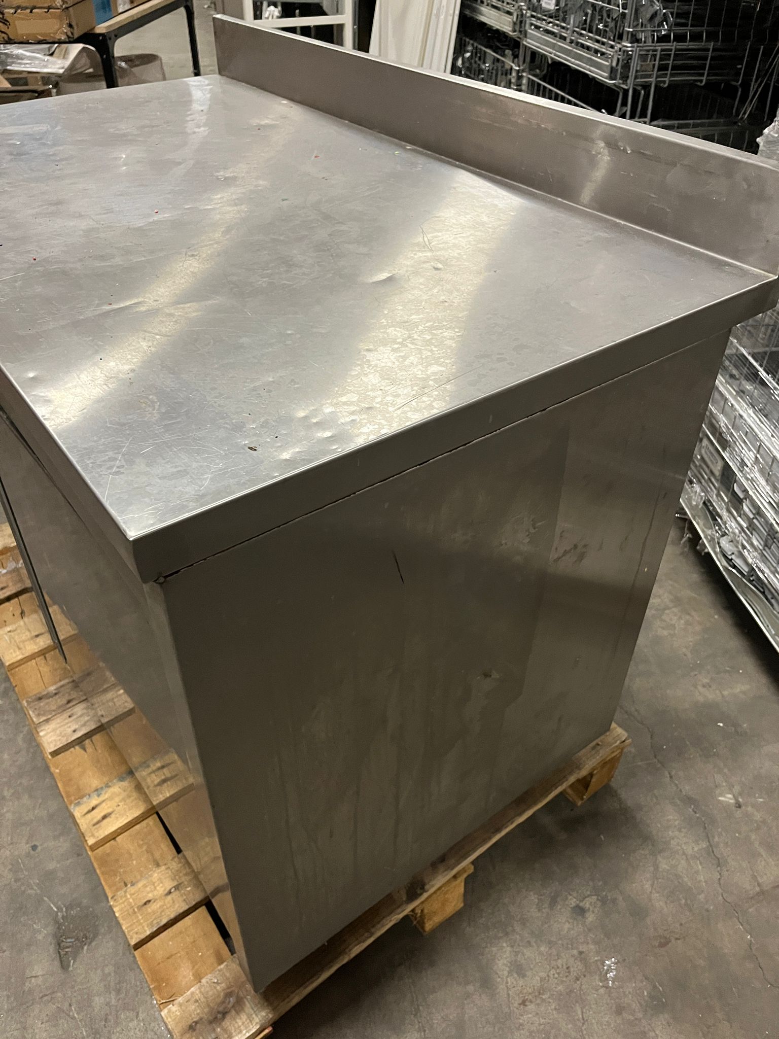 Meuble bas Inox avec dosseret L 120 cm – Image 4